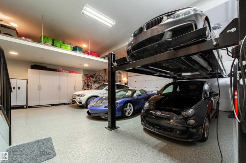 622 Howatt Drive, Edmonton, AB - Indoor Photo Showing Garage