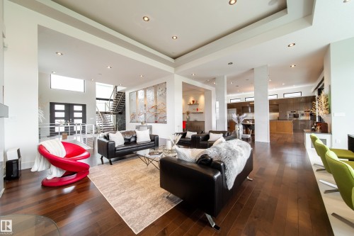 622 Howatt Drive, Edmonton, AB - Indoor Photo Showing Living Room
