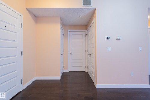 212 8730 82 Avenue, Edmonton, AB - Indoor Photo Showing Other Room