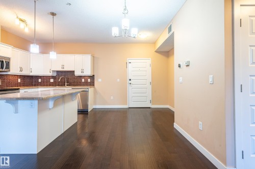 212 8730 82 Avenue, Edmonton, AB - Indoor Photo Showing Kitchen