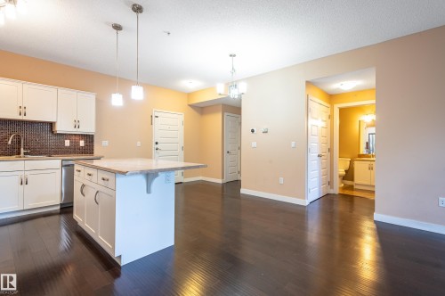 212 8730 82 Avenue, Edmonton, AB - Indoor Photo Showing Kitchen