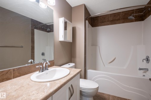 212 8730 82 Avenue, Edmonton, AB - Indoor Photo Showing Bathroom
