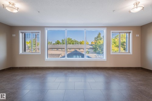 212 8730 82 Avenue, Edmonton, AB - Indoor Photo Showing Other Room