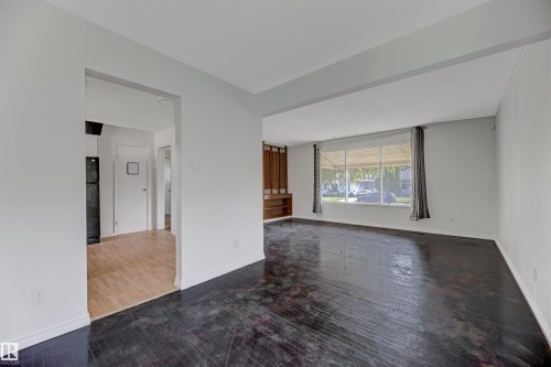 3116 112 Avenue, Edmonton, AB - Indoor Photo Showing Other Room