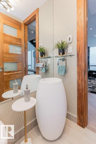 3401 11969 Jasper Avenue, Edmonton, AB - Indoor