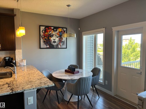 6694 Cardinal Road, Edmonton, AB - Indoor Photo Showing Dining Room