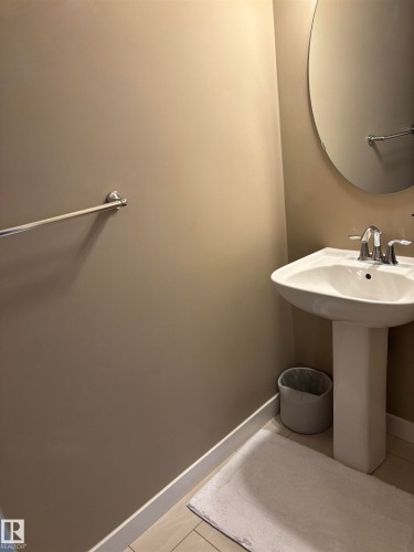 6694 Cardinal Road, Edmonton, AB - Indoor Photo Showing Bathroom