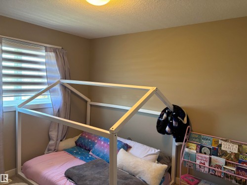 6694 Cardinal Road, Edmonton, AB - Indoor