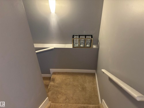 6694 Cardinal Road, Edmonton, AB - Indoor Photo Showing Other Room