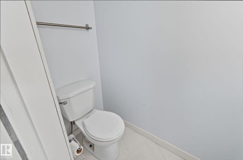 13251 47 Street, Edmonton, AB - Indoor Photo Showing Bathroom