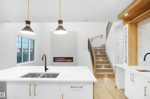 17 Axelwood Crescent, Spruce Grove, AB - Indoor Photo Showing Kitchen With Double Sink