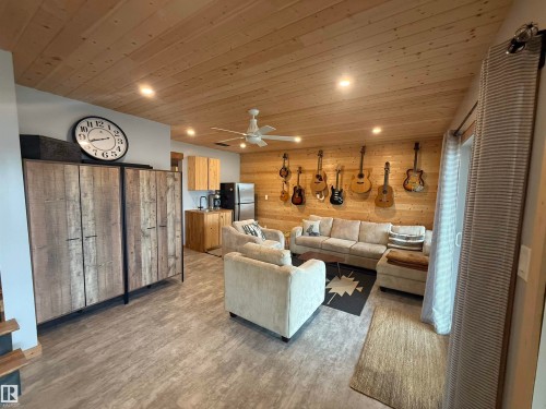 23 2332 Twp 521 Parkland County, Rural Parkland County, AB - Indoor