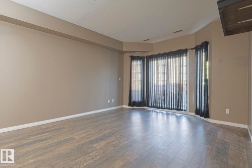 101 4304 139 Avenue Nw, Edmonton, AB - Indoor Photo Showing Other Room