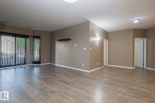 101 4304 139 Avenue Nw, Edmonton, AB - Indoor Photo Showing Other Room