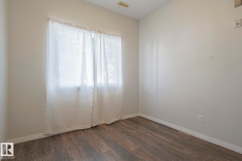 101 4304 139 Avenue Nw, Edmonton, AB - Indoor Photo Showing Other Room