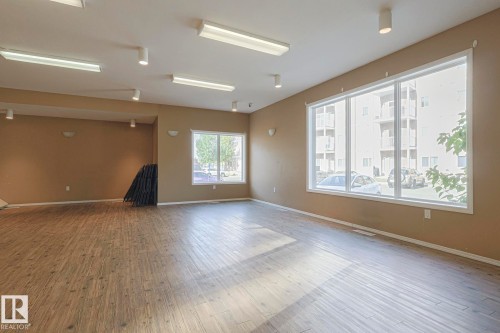 101 4304 139 Avenue Nw, Edmonton, AB - Indoor Photo Showing Other Room