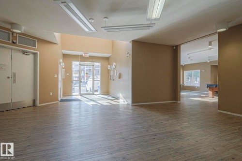 101 4304 139 Avenue Nw, Edmonton, AB - Indoor Photo Showing Other Room