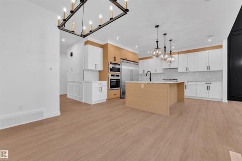 27 Eldridge Point(E), St. Albert, AB - Indoor Photo Showing Kitchen With Upgraded Kitchen