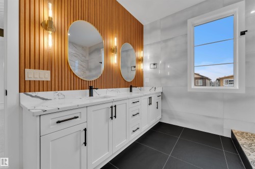 27 Eldridge Point(E), St. Albert, AB - Indoor Photo Showing Bathroom