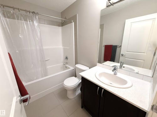 41 50 Mclaughlin Drive, Spruce Grove, AB - Indoor Photo Showing Bathroom