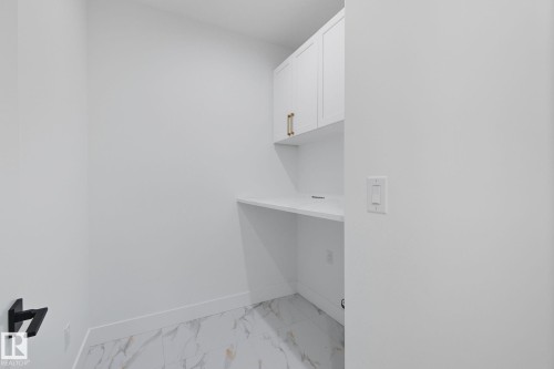 1133 Gyrfalcon Crescent, Edmonton, AB - Indoor