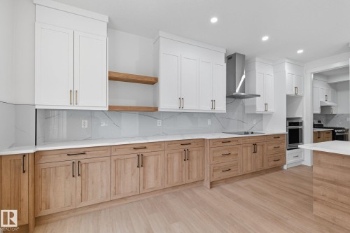 1133 Gyrfalcon Crescent, Edmonton, AB - Indoor Photo Showing Kitchen
