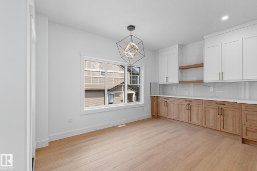 1133 Gyrfalcon Crescent, Edmonton, AB - Indoor