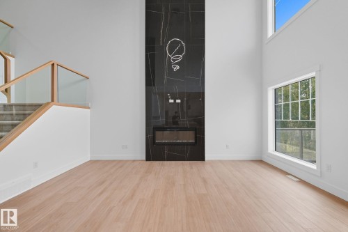 1133 Gyrfalcon Crescent, Edmonton, AB - Indoor Photo Showing Other Room