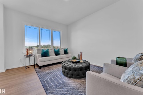 1031 Aster Boulevard, Edmonton, AB - Indoor Photo Showing Living Room