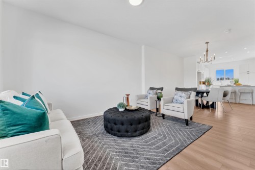 1031 Aster Boulevard, Edmonton, AB - Indoor Photo Showing Living Room