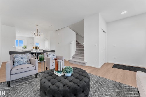 1031 Aster Boulevard, Edmonton, AB - Indoor Photo Showing Living Room