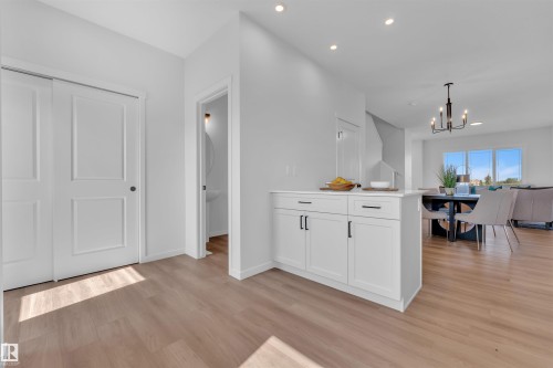 1031 Aster Boulevard, Edmonton, AB - Indoor