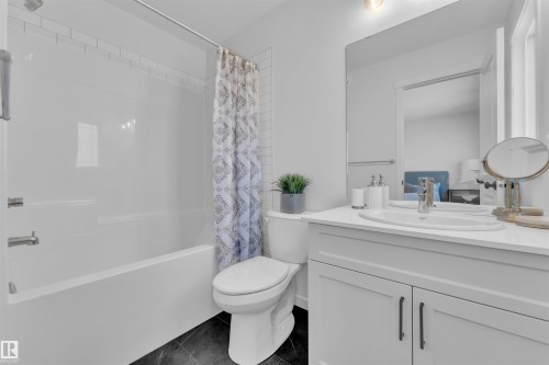 1031 Aster Boulevard, Edmonton, AB - Indoor Photo Showing Bathroom