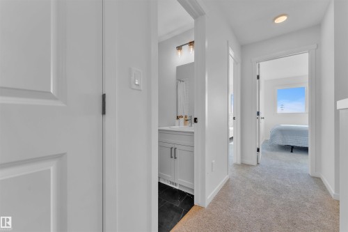 1031 Aster Boulevard, Edmonton, AB - Indoor Photo Showing Other Room