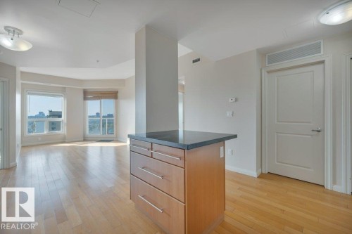 904 9819 104 Street, Edmonton, AB - Indoor Photo Showing Other Room