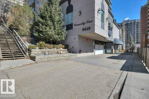 904 9819 104 Street, Edmonton, AB - Outdoor