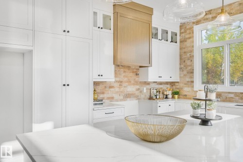 5604 Cautley Cove Cove, Edmonton, AB - Indoor Photo Showing Kitchen