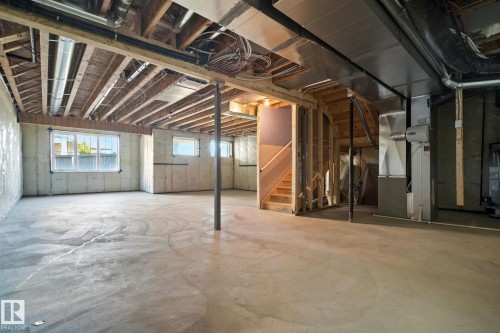 1135 Gyrfalcon Crescent, Edmonton, AB - Indoor