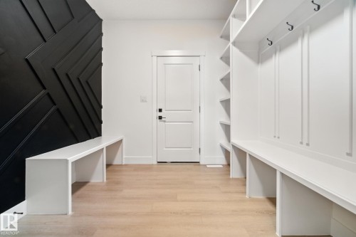 1135 Gyrfalcon Crescent, Edmonton, AB - Indoor