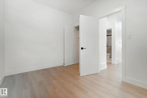1135 Gyrfalcon Crescent, Edmonton, AB - Indoor Photo Showing Other Room