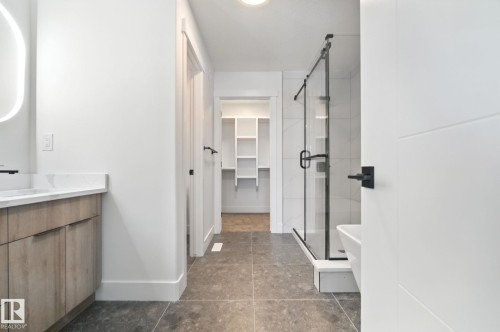1135 Gyrfalcon Crescent, Edmonton, AB - Indoor Photo Showing Bathroom