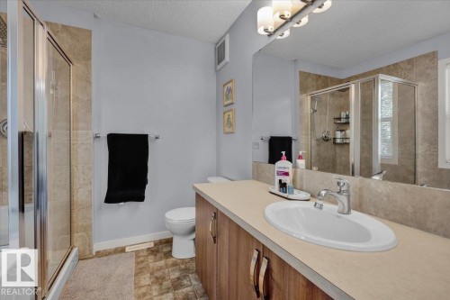 2585 Cole Crescent, Edmonton, AB - Indoor Photo Showing Bathroom