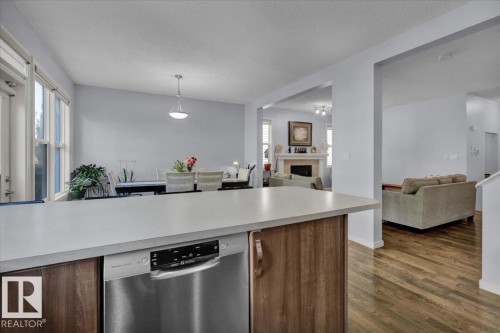 2585 Cole Crescent, Edmonton, AB - Indoor Photo Showing Other Room