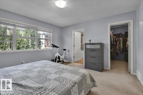 2585 Cole Crescent, Edmonton, AB - Indoor Photo Showing Bedroom