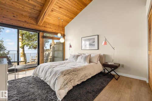 139 Silver Beach, Rural Wetaskiwin County, AB - Indoor Photo Showing Bedroom
