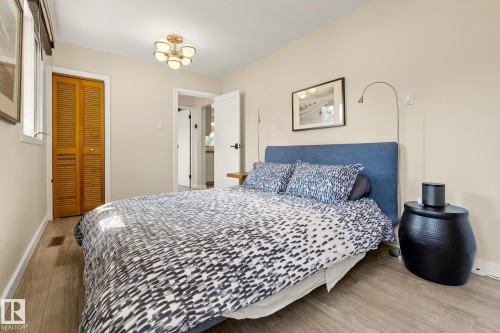 139 Silver Beach, Rural Wetaskiwin County, AB - Indoor Photo Showing Bedroom