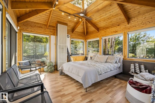139 Silver Beach, Rural Wetaskiwin County, AB - Indoor Photo Showing Bedroom