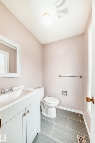 24 1651 46 Street, Edmonton, AB - Indoor Photo Showing Bathroom
