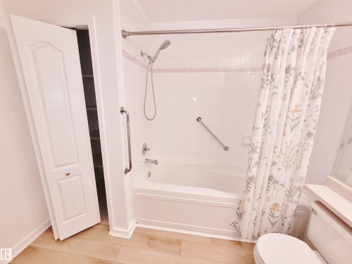 404 13450 114 Avenue, Edmonton, AB - Indoor Photo Showing Bathroom