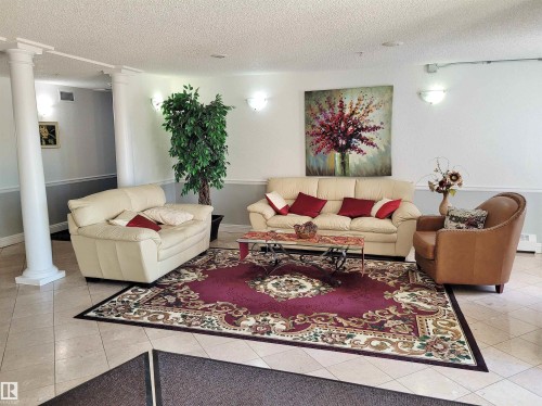 404 13450 114 Avenue, Edmonton, AB - Indoor Photo Showing Living Room